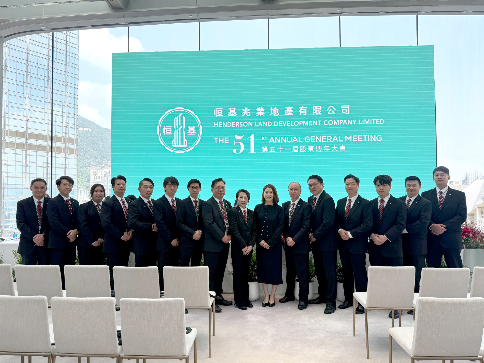 26_724_group photo